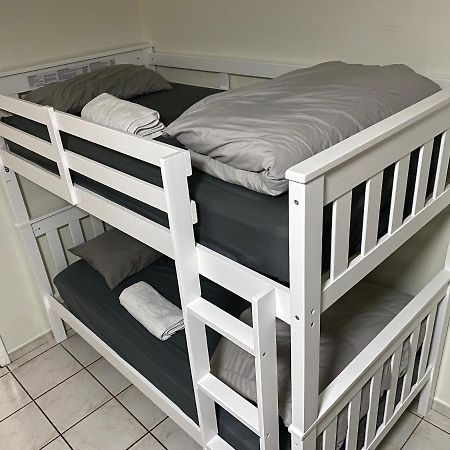 Single Size Top Bunk Bed - Mixed Shared Room Miami Springs Kültér fotó