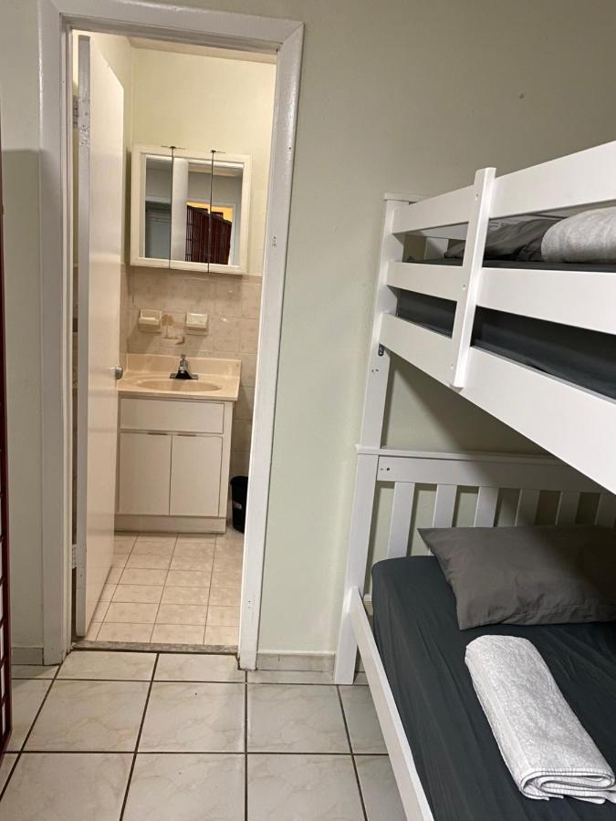 Single Size Top Bunk Bed - Mixed Shared Room Miami Springs Kültér fotó
