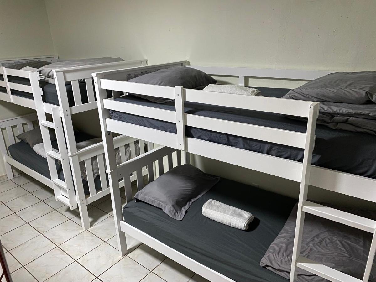 Single Size Top Bunk Bed - Mixed Shared Room Miami Springs Kültér fotó